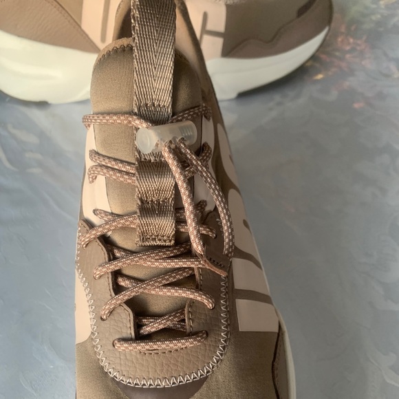 UGG WOMEN LA DAZE SNEAKERS - Picture 6 of 10